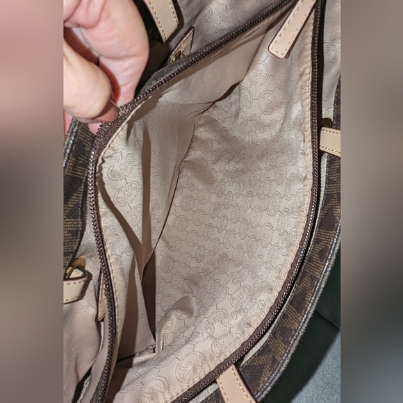 Michael Kors East West Jet Set signature logo tote bag - Picture 13 of 13